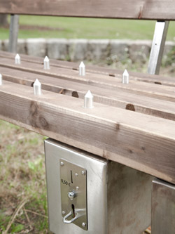 Pay & Sit – The Private Bench